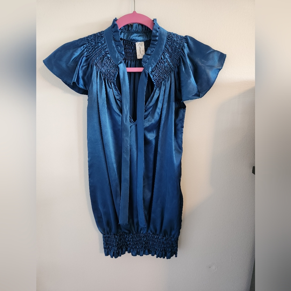 Blue/teal shirt